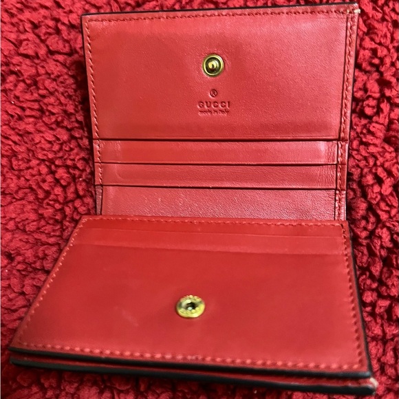 GUCCI AUTHENTIC GG SUPREME CHERRY COMPACT WALLET. EUC. - Picture 3 of 8